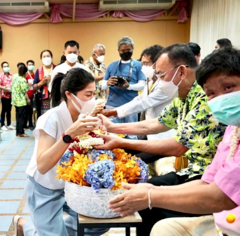 สสเพื่อไทยอุบลฯ-ยโสฯ-อำนาจฯ-ตบเท้ารดน้ำขอพร-รองหน.พรรค