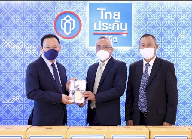 ไทยประกันชีวิต-มอบหนังสือเครือมติชนสู่-80-โรงเรียน-หวังสร้างแรงบันดาลใจเยาวชนทั่วไทย