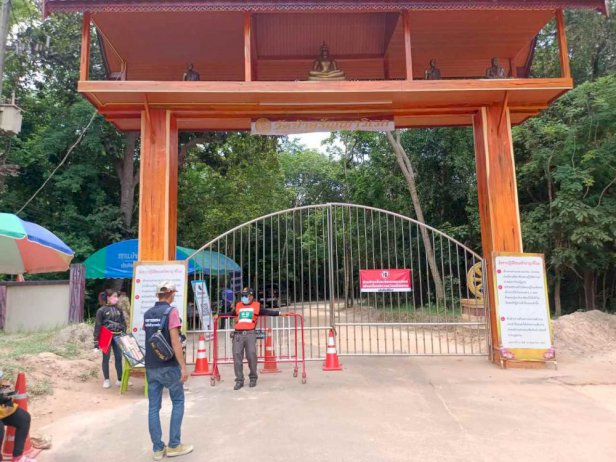 แม่ค้าหวย-เผยเลขเด็ด-“หลวงปู่แสง”-งวดนี้มาแรง-ขายเกลี้ยงทุกแผงแล้ว-(คลิป)