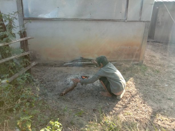 'อำนาจเจริญ'-อุณหภูมิลด-12-องศา-ผู้เฒ่าผิงไฟคลายหนาว