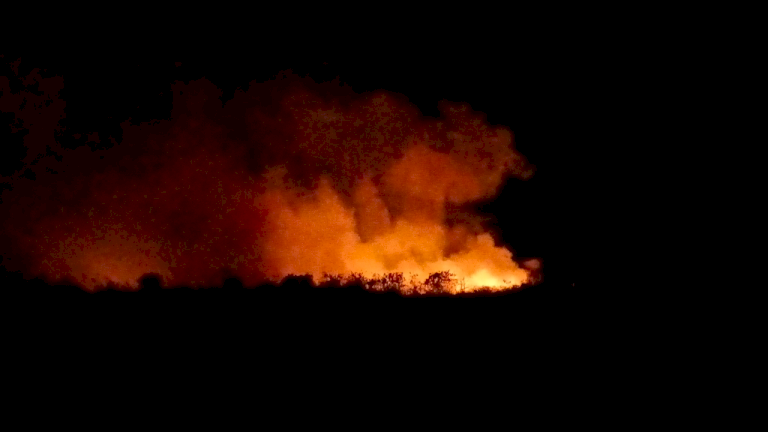 ไฟไหม้บ่อขยะกว่า-90-ไร่-ที่อำนาจเจริญ-ควันดำทะมึนลอยไกลหลาย-กม.