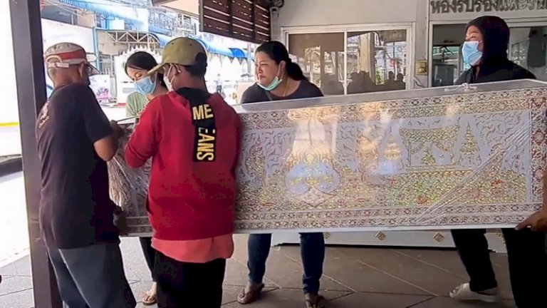 ผัวหึงเมียปันใจชายอื่นบีบคอจนสิ้นใจ-ก่อนฆ่าตัวตายตาม