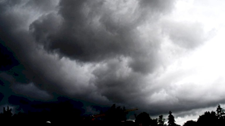 กรมอุตุฯ-เตือน-“พายุฤดูร้อน”-ไทยตอนบนรับมือฝนกระหน่ำ-ลมกระโชกแรง-กทม.อากาศร้อน